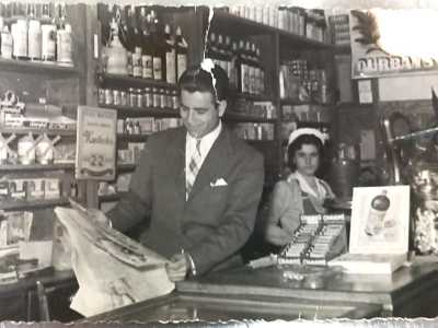 Nel 1964, quando Diego Emanuele venne a mancare, fu il figlio Michele (padre di Mariella) a prendere in gestione l�esercizio commerciale